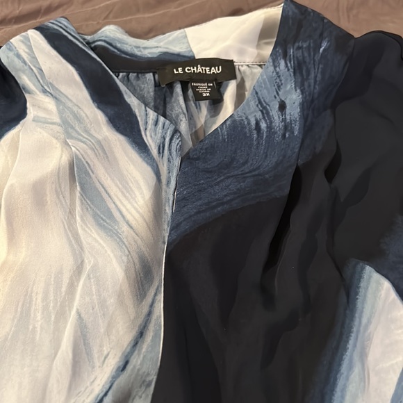 Beautiful top - Picture 3 of 4